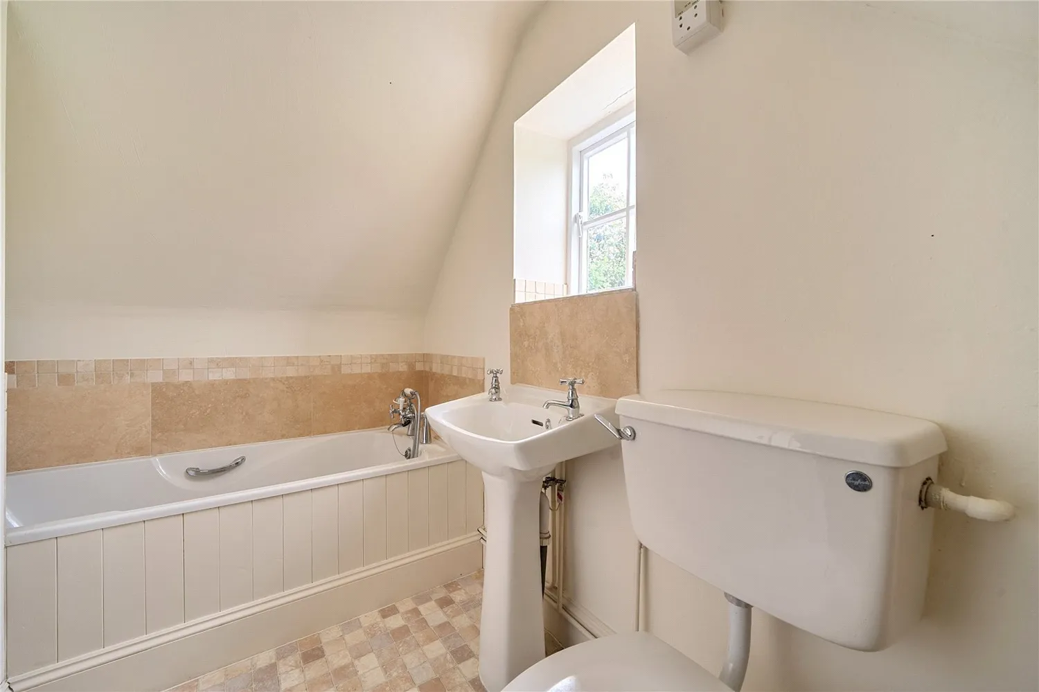 Weston-Subedge, Chipping Campden, GL55 photo 9