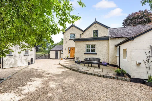 Springfield Lane, Marford, LL12 photo 21