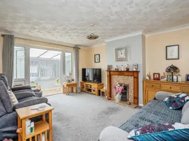 Hawkewood Avenue, Waterlooville thumb 2