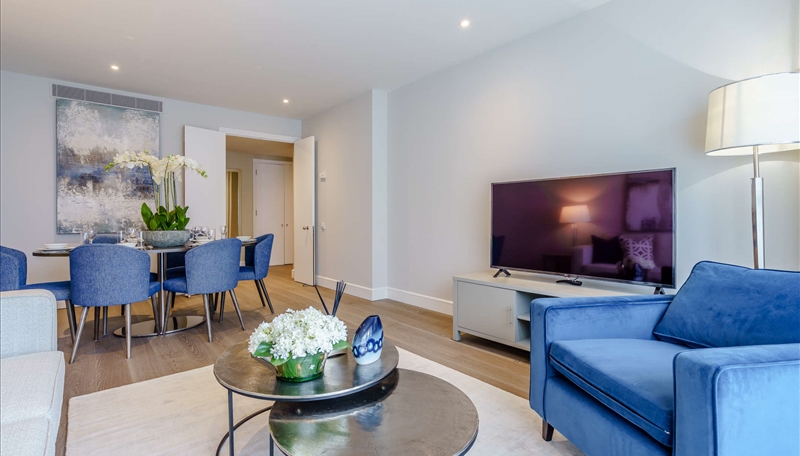 Luxury Two Bedroom Apartment To Let  Skyline Balcony & Air Conditioning  E14 Image 2