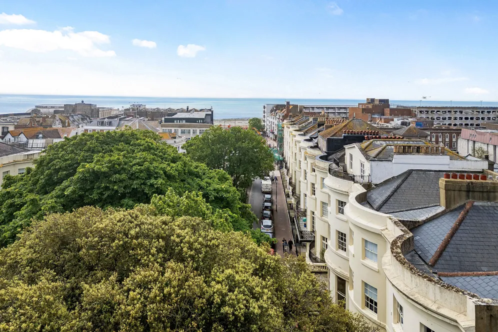 Liverpool Terrace, Worthing, BN11 photo 2