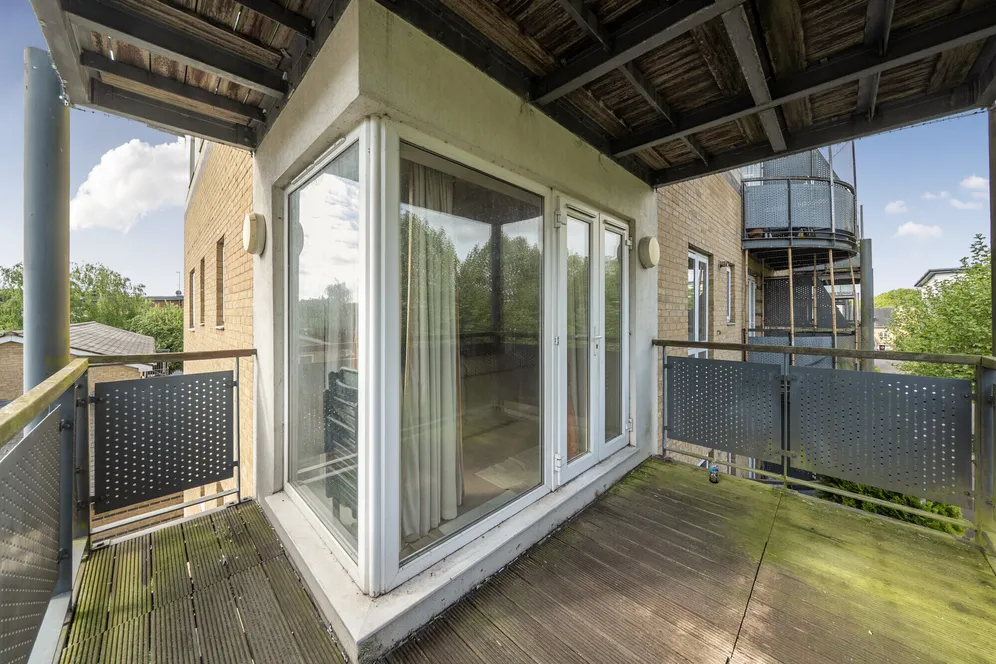 Linden Avenue, Watford, WD18 photo 4
