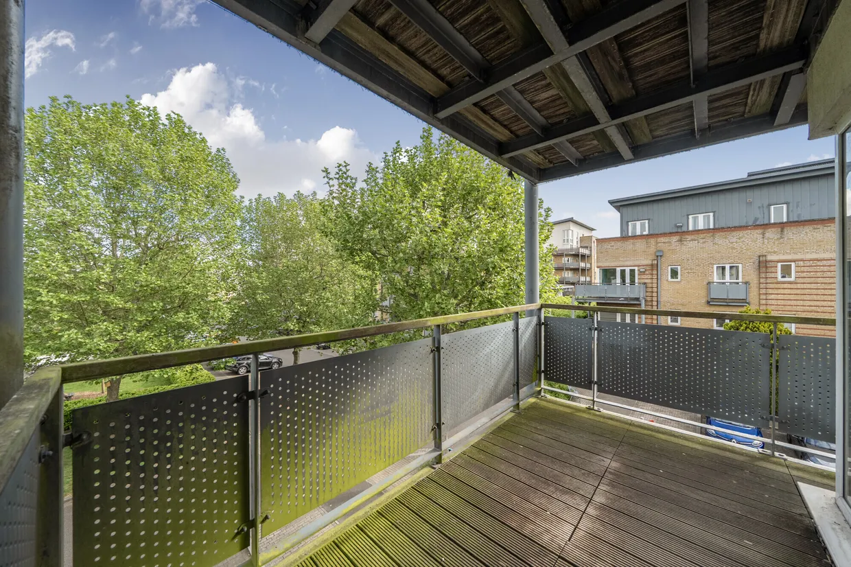 Linden Avenue, Watford, WD18 photo 5