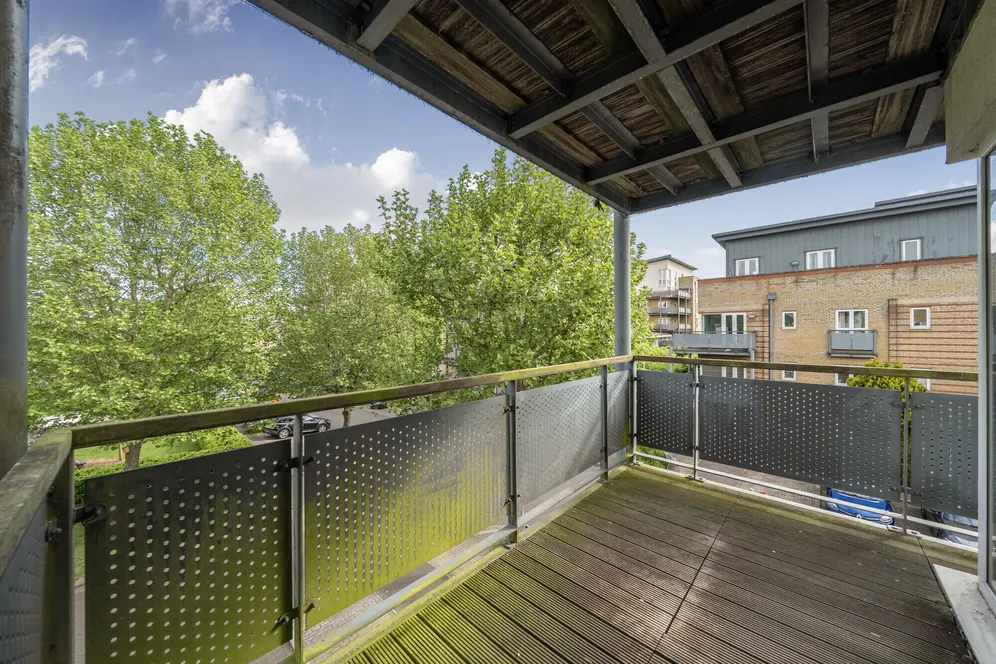 Linden Avenue, Watford, WD18 photo 5