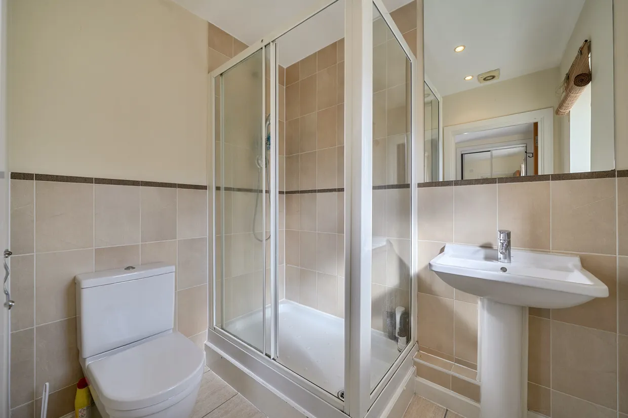 Linden Avenue, Watford, WD18 photo 8