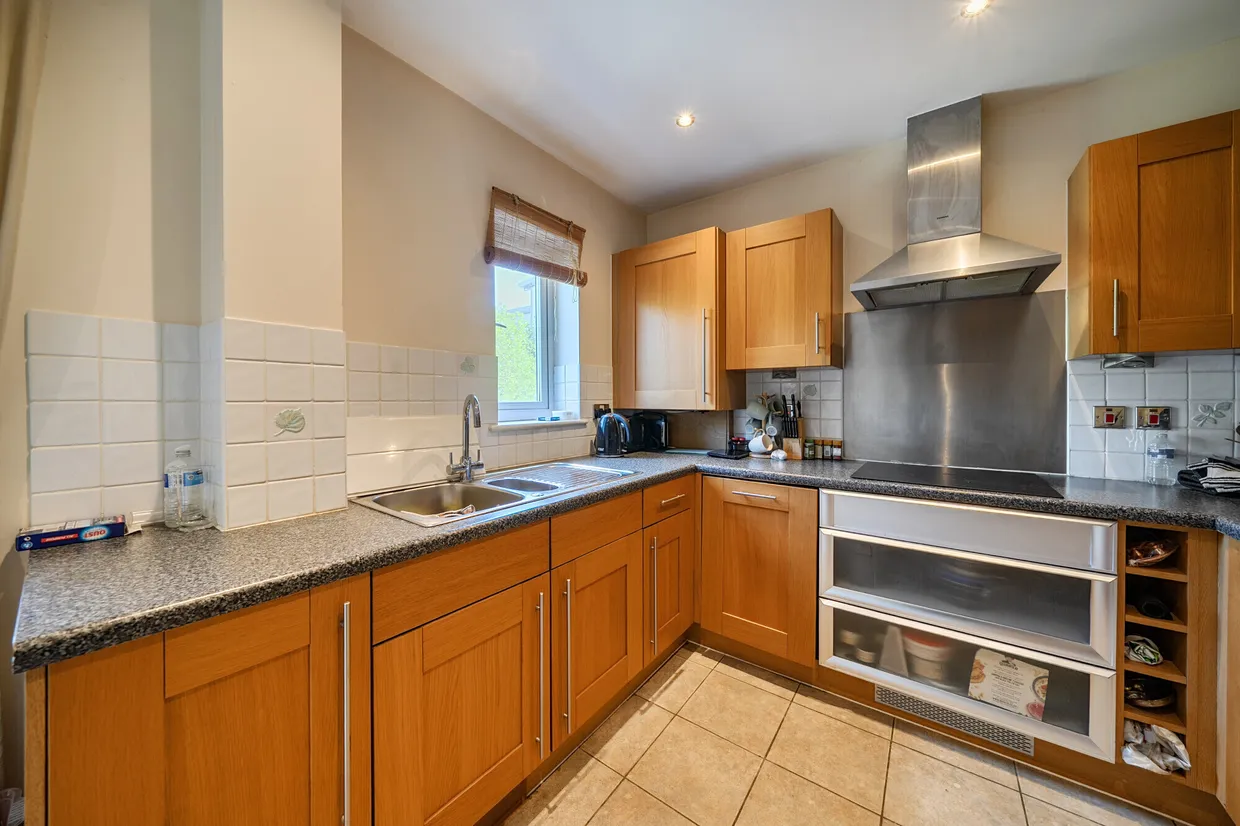 Linden Avenue, Watford, WD18 photo 9