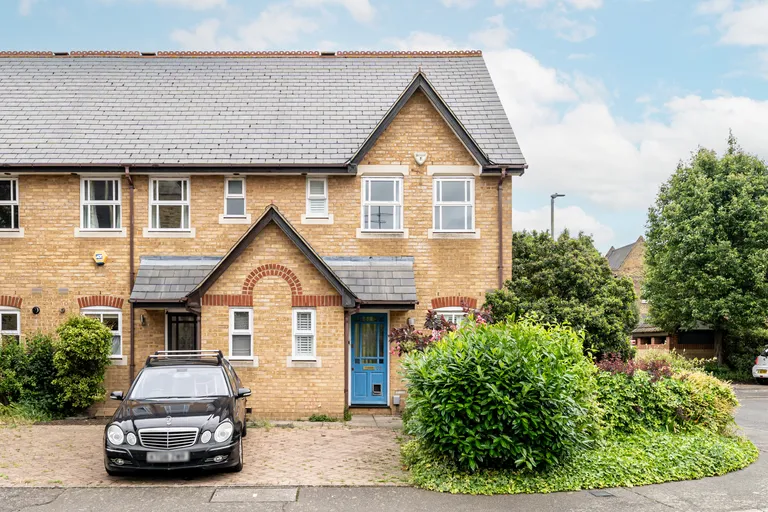 Wycliffe Road, London, SW11