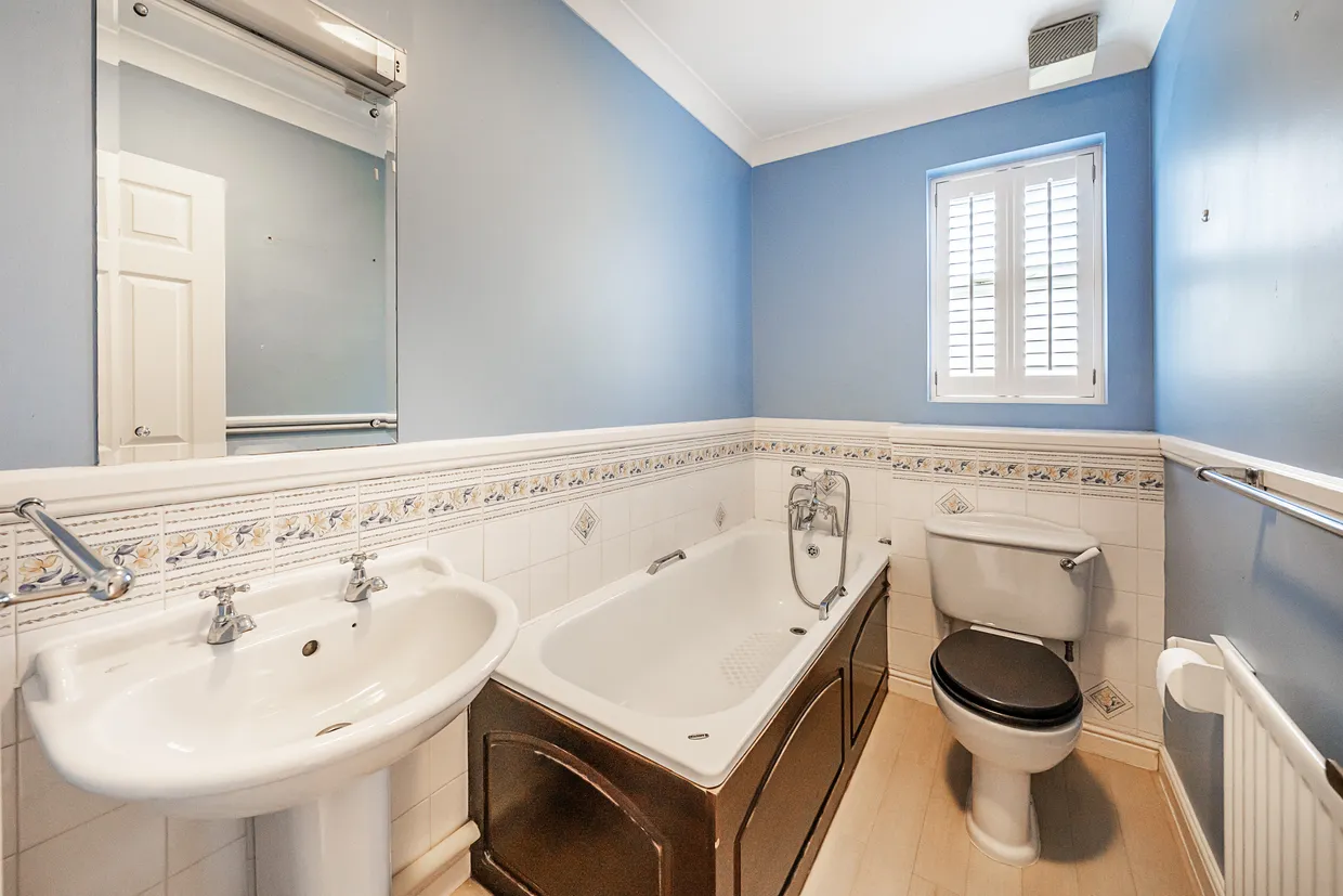 Wycliffe Road, London, SW11 photo 8