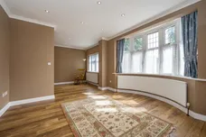Rutland Gardens, Ealing, W13 photo 3