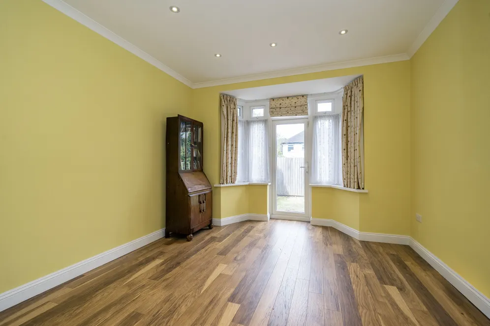 Rutland Gardens, Ealing, W13 photo 6