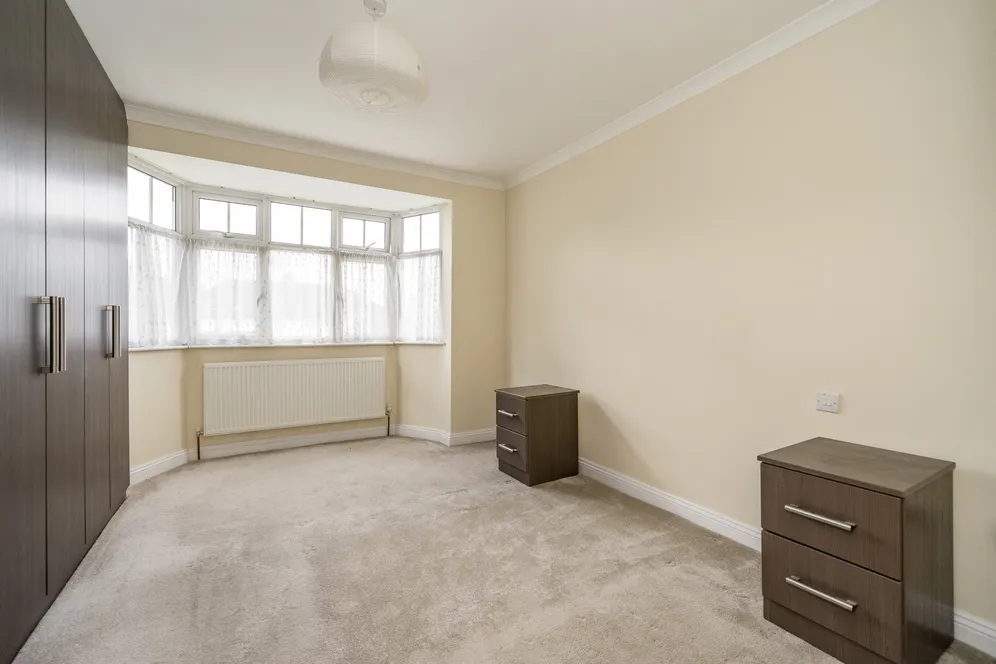 Rutland Gardens, Ealing, W13 photo 9