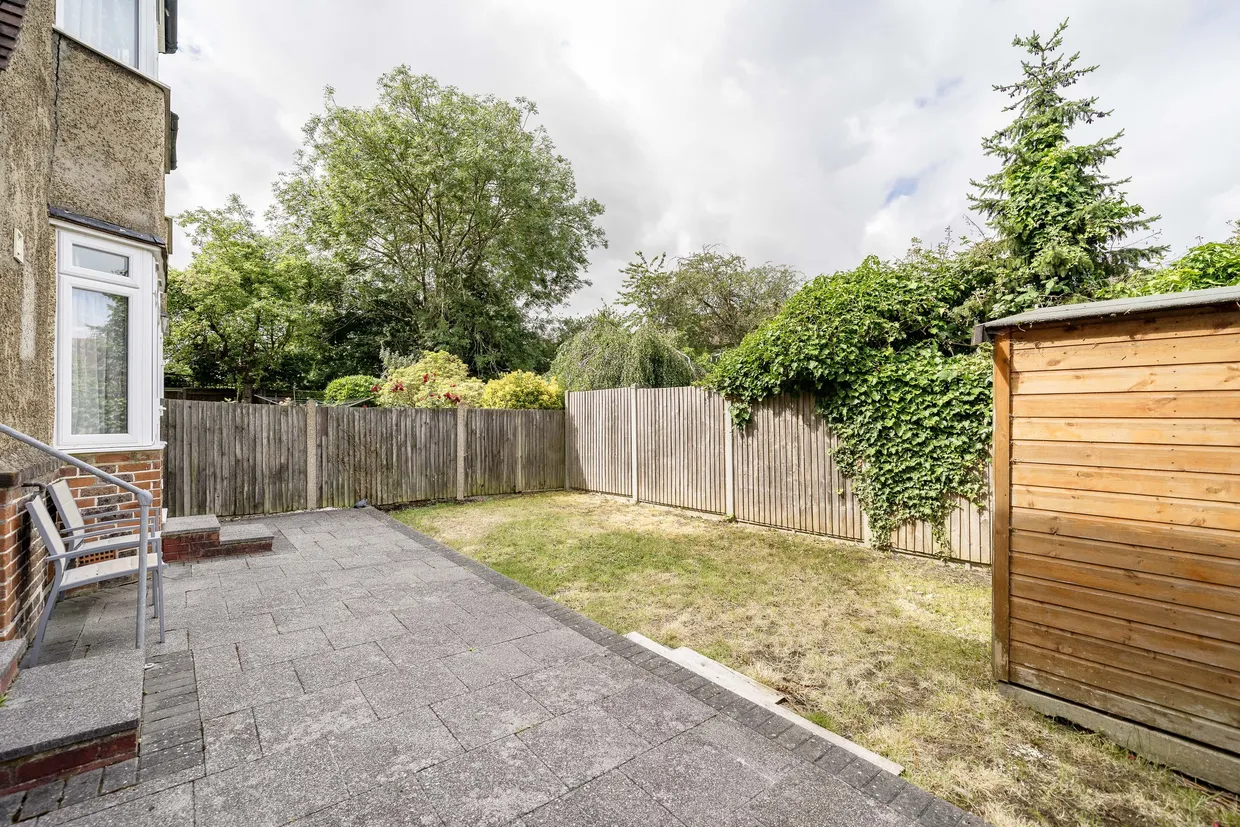 Rutland Gardens, Ealing, W13 photo 14