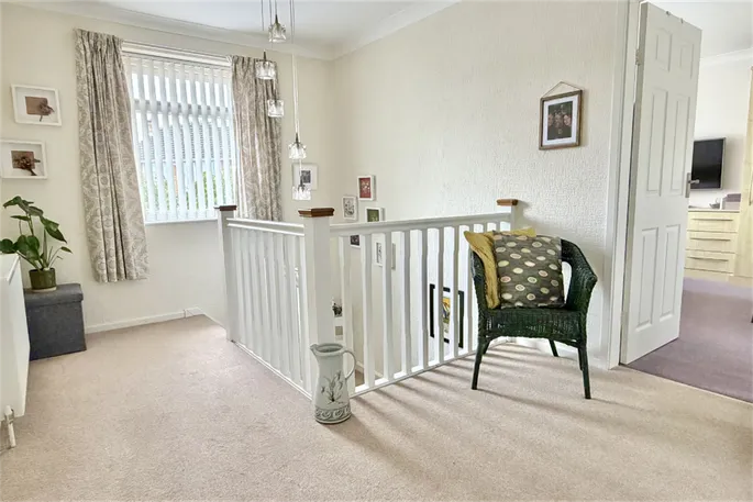Property carousel image 12