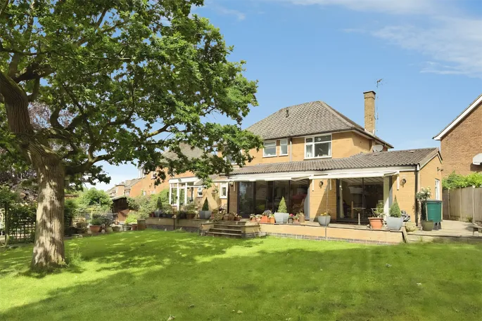 Property carousel image 32