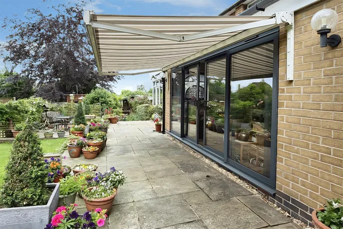 Property carousel image 34