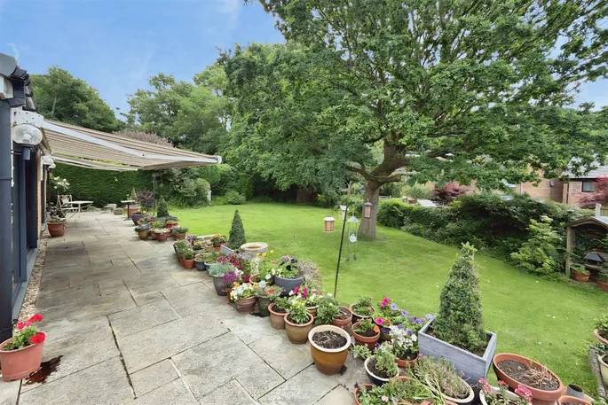 Property carousel image 37