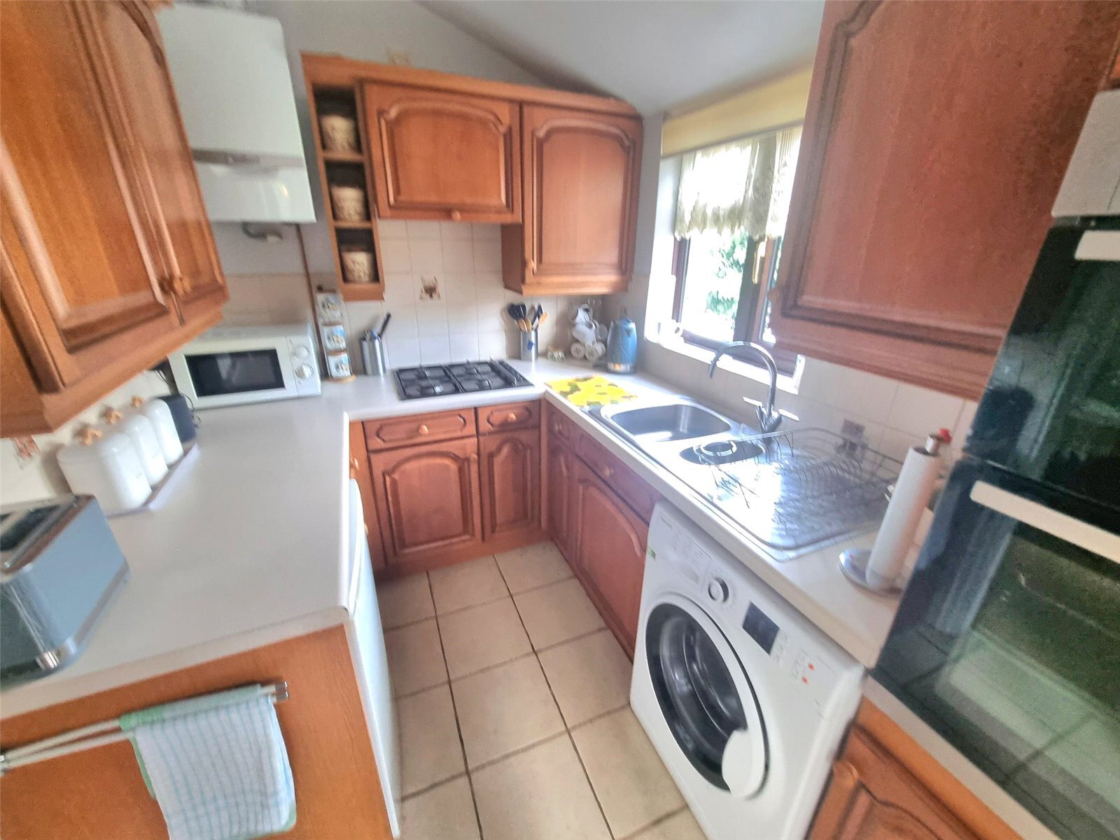 Hatfield Road, Rayleigh, Essex, SS6 Image 8
