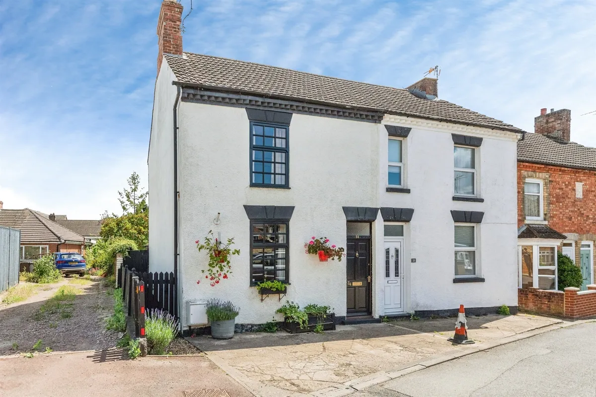 Albion Place, RUSHDEN