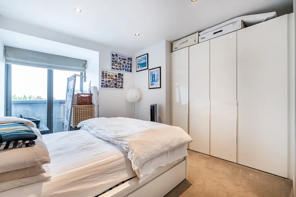 Finchley Road, London, NW3 photo 12