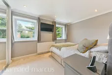 Moreton Avenue, London, ISLEWORTH