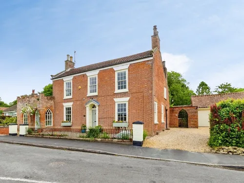 Sandy Lane, Tealby, MARKET RASENphoto