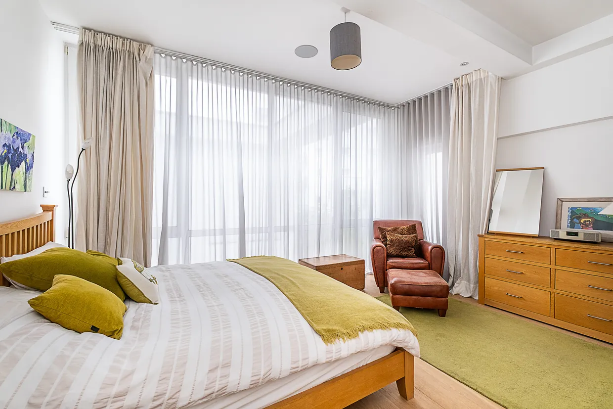 Osiers Road, London, SW18 photo 19