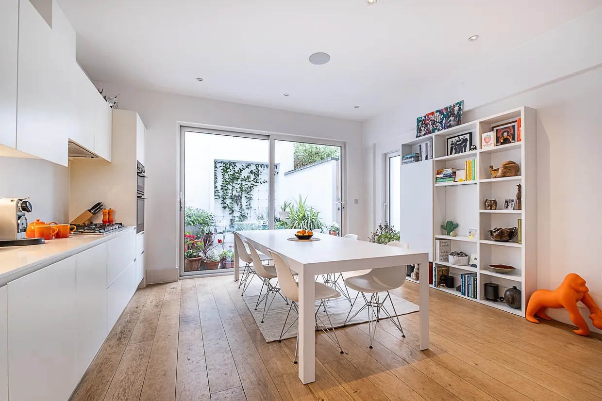 Osiers Road, London, SW18 photo 22