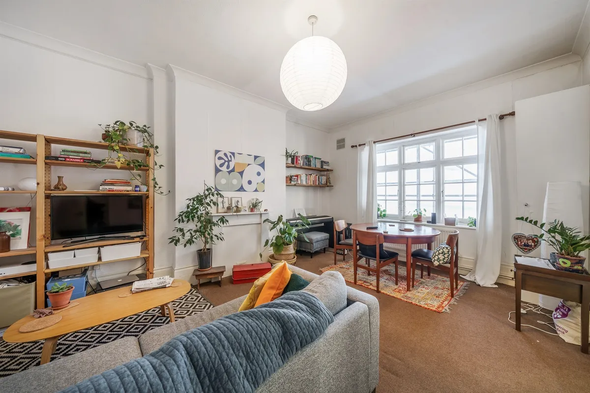 Knatchbull Road, London