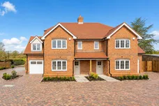 Bowling Alley, Crondall Farnham, GU10 photo 1