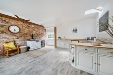 Stable Cottage Alton Barnes SN8 photo 2