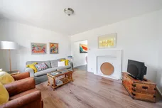 Manor Road North, Thames Ditton KT7 photo 3