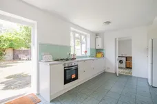 Manor Road North, Thames Ditton KT7 photo 5