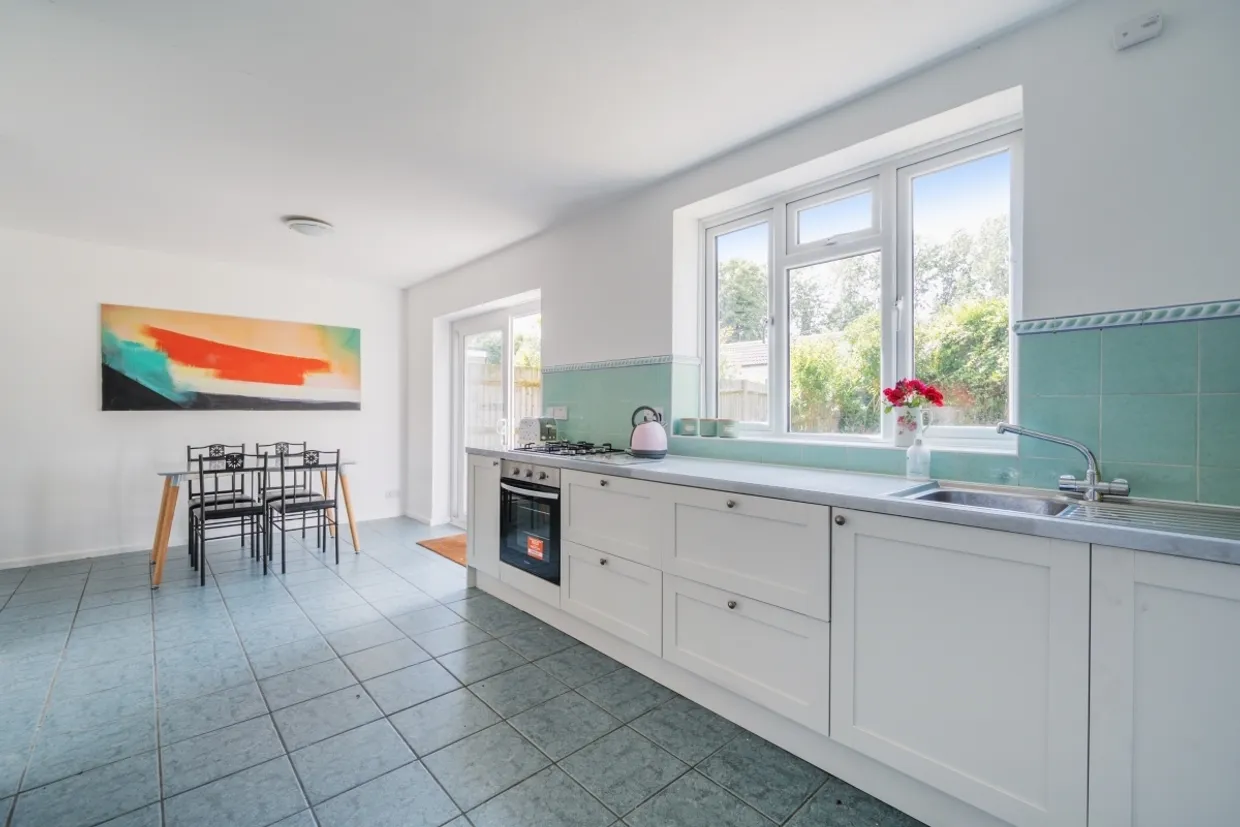 Manor Road North, Thames Ditton KT7 photo 6