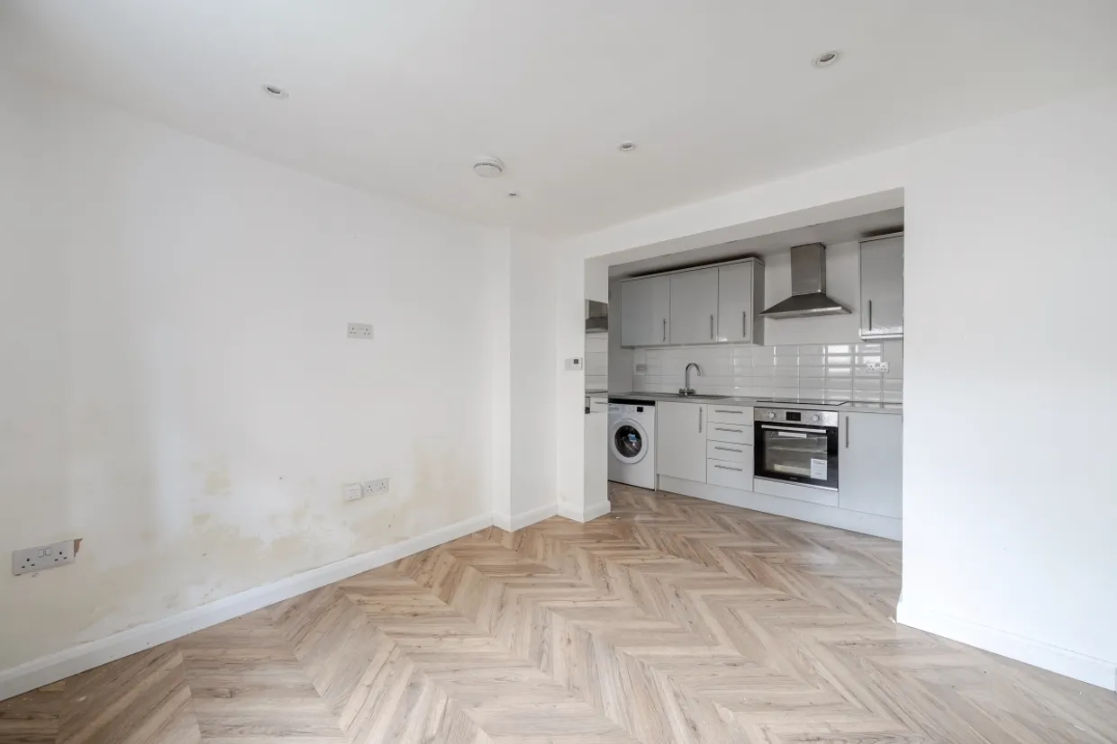 Brighton Road Croydon CR2 photo 2