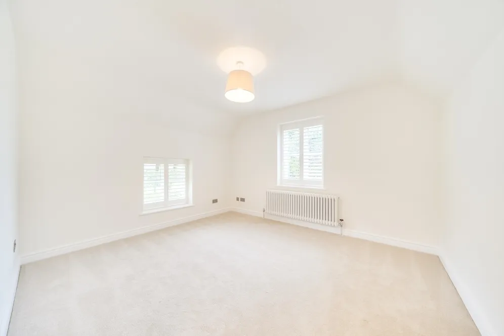 Coolhurst Doomsday Lane RH13 photo 6