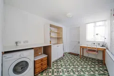 Manor Road North, Thames Ditton KT7 photo 10
