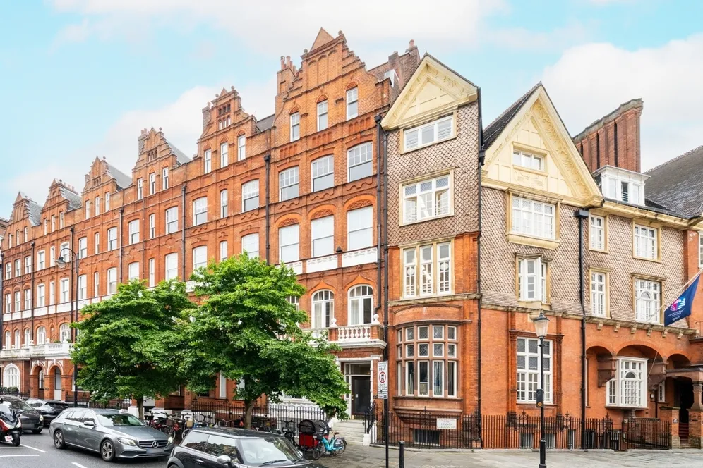 Pont Street Knightsbridge SW1X photo 11