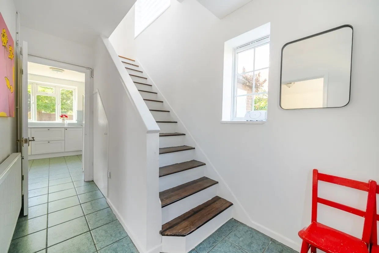 Manor Road North, Thames Ditton KT7 photo 11