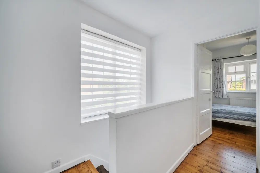 Manor Road North, Thames Ditton KT7 photo 12
