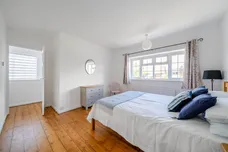 Manor Road North, Thames Ditton KT7 photo 14