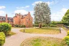Abbey Gardens Upper Woolhampton RG7 photo 19