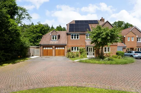 Handyside Place, Four Marks, GU34