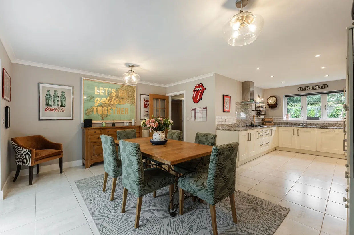 Handyside Place, Four Marks, GU34 photo 2