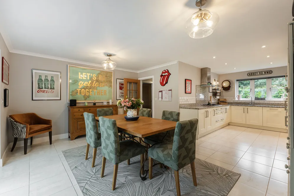 Handyside Place, Four Marks, GU34 photo 2