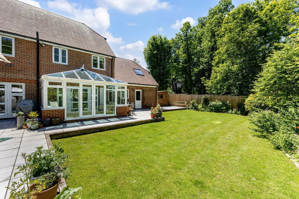 Handyside Place, Four Marks, GU34 photo 8