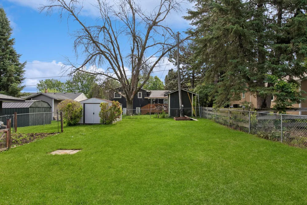 229 21st Ave S, South Saint Paul, MN 55075