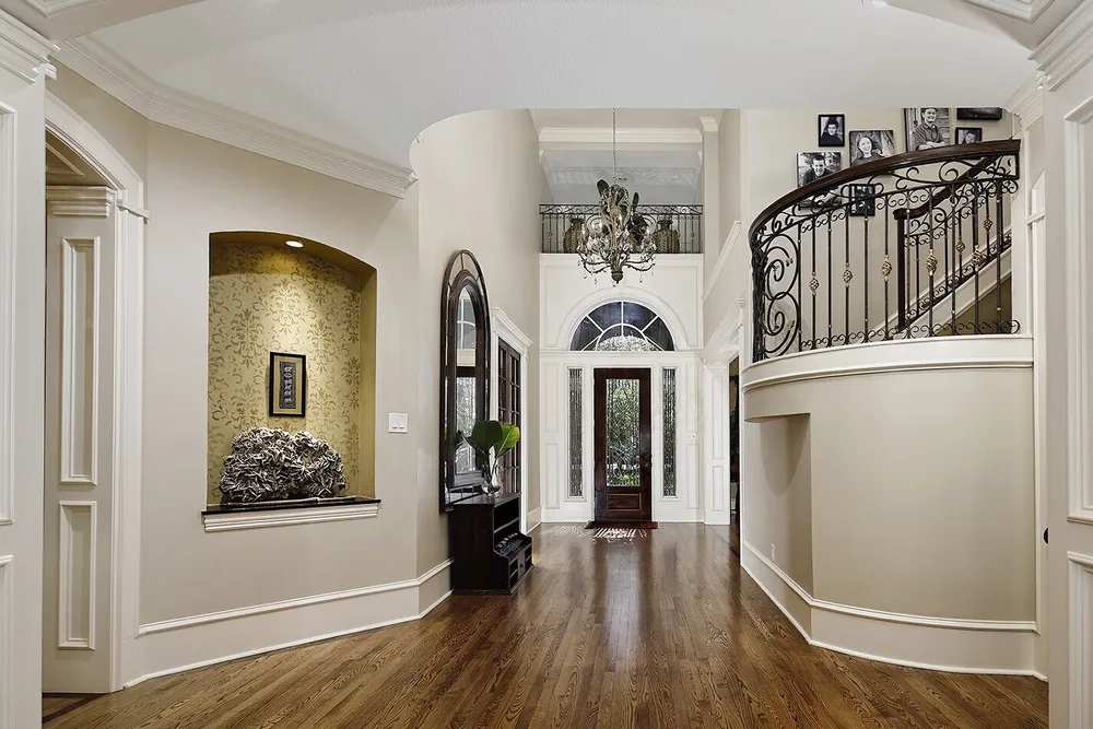 22 W Bracebridge Circle, The Woodlands, TX 77382
