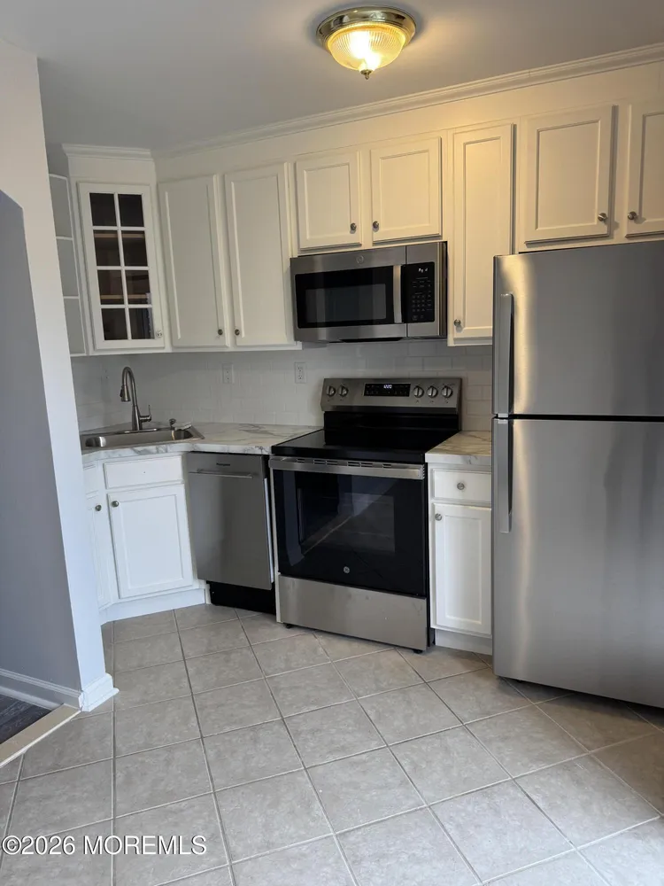 96 East Ave, Atlantic Highlands, NJ 07716