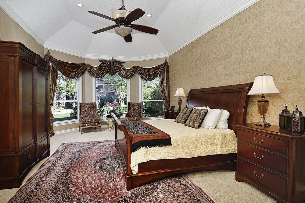 22 W Bracebridge Circle, The Woodlands, TX 77382