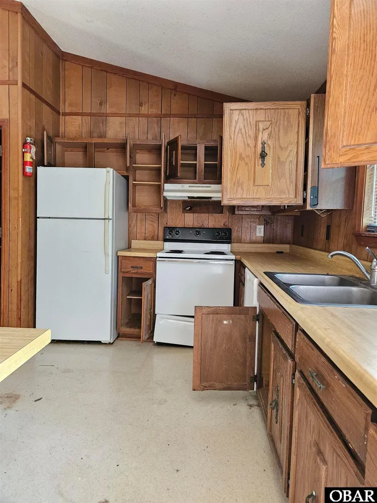 4401 Ride Ln, Kitty Hawk, NC 27949